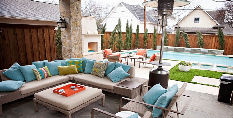 How to Decorate an Outdoor Area