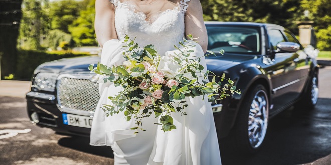 4 Tips to Help You Choose Your Wedding Vehicle