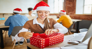 Looking for a perfect gift for your employees? Try Universal Cards